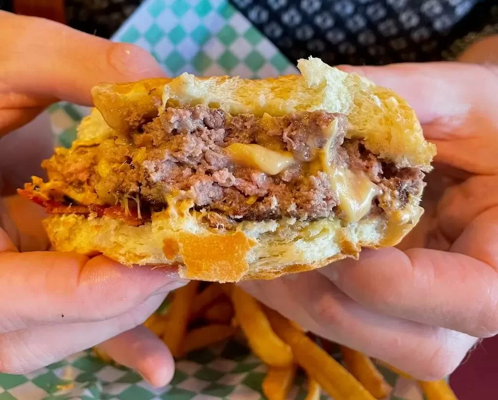 Read more about the article The Best Juicy Lucy in Minneapolis: And The Runners Up