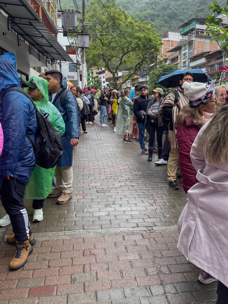 line for Machu Picchu bus