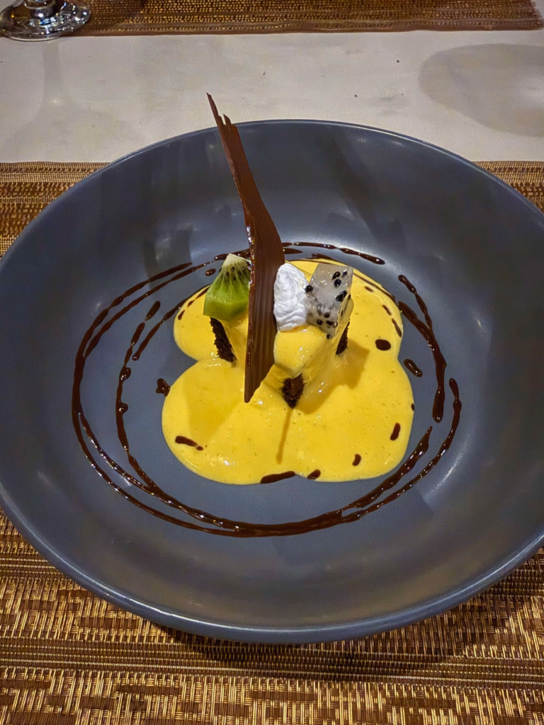 treehouse lodge food